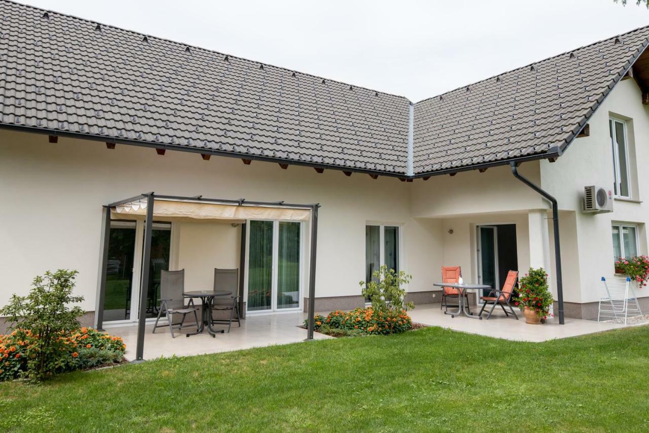 Bed and Breakfast Sobe Meta Brezje Exteriér fotografie